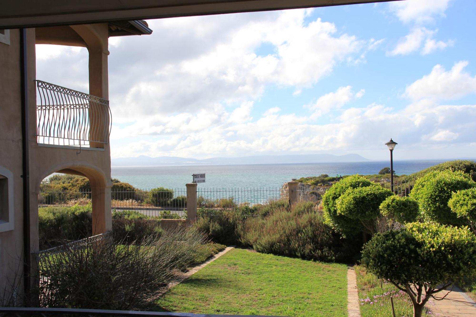 On The Cliff Guest House Hermanus Ngoại thất bức ảnh