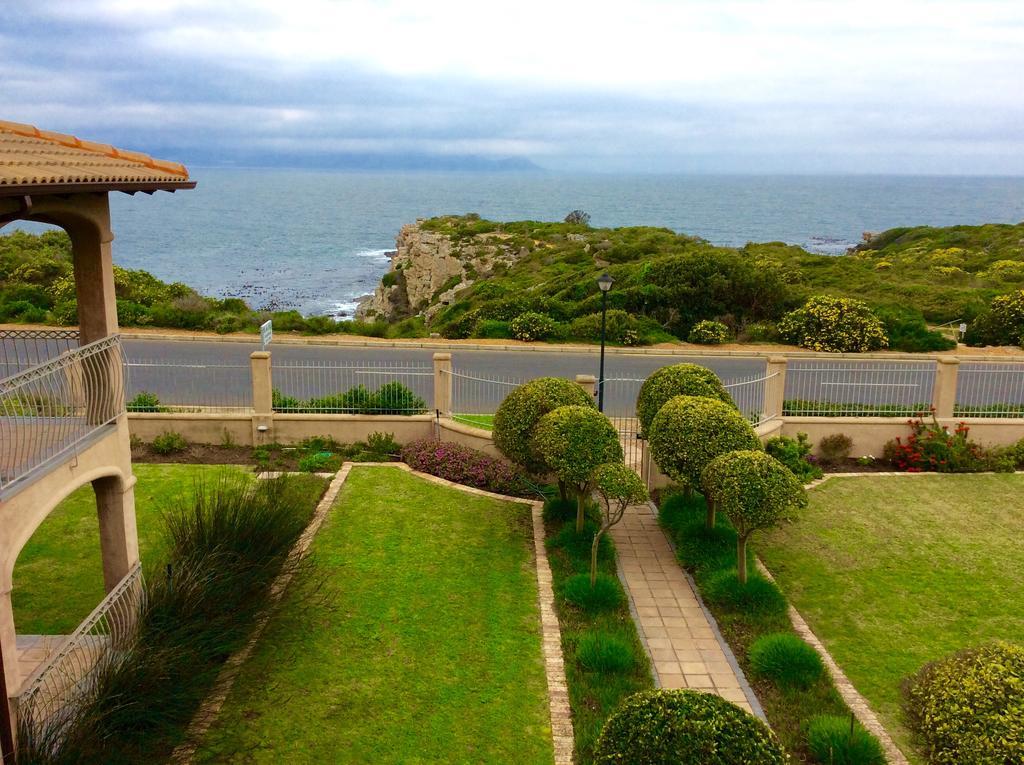 On The Cliff Guest House Hermanus Ngoại thất bức ảnh